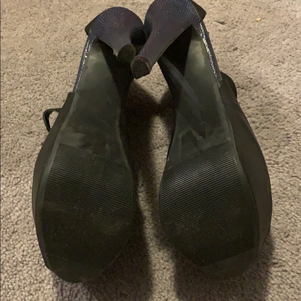 Heels - Picture 2 of 2